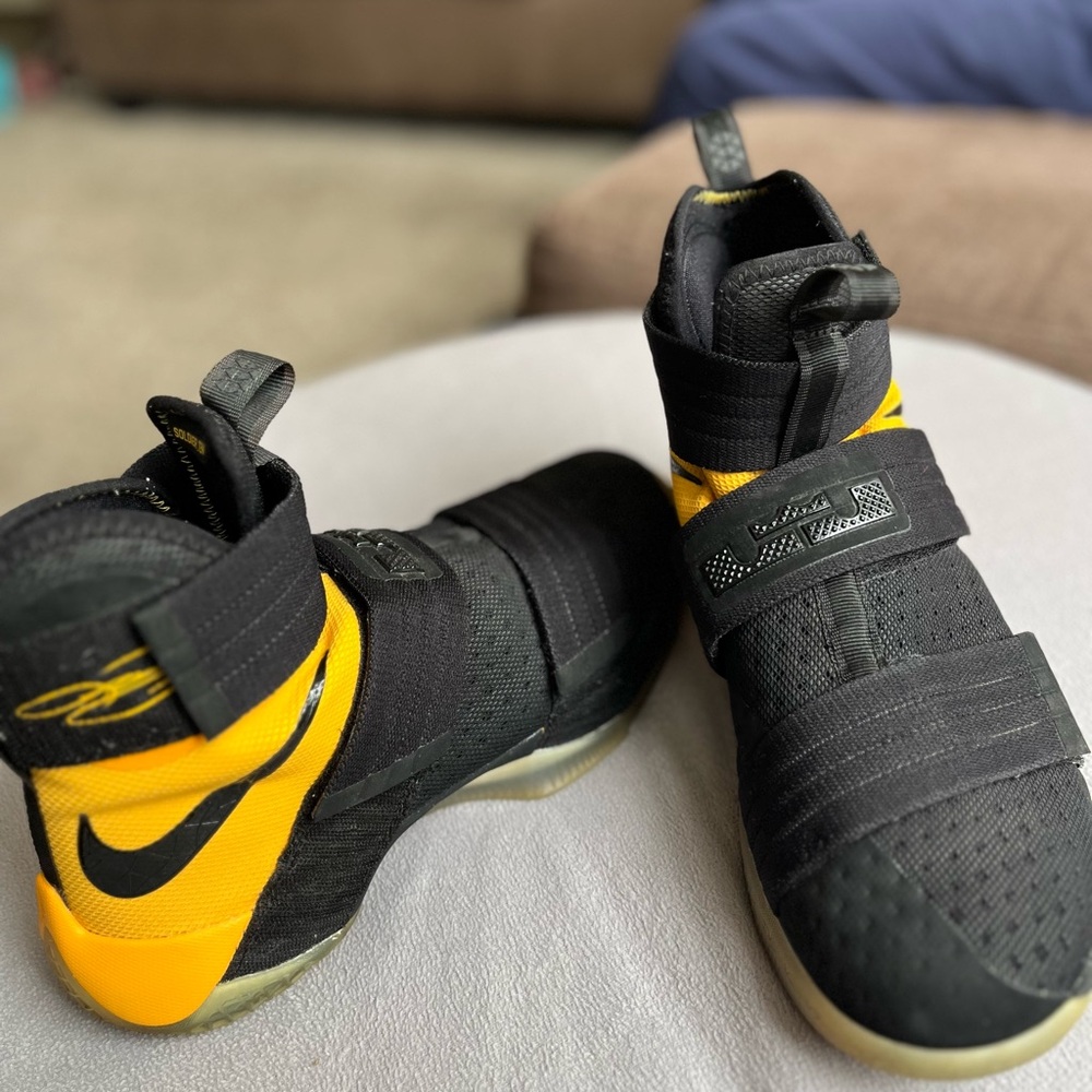 Nike Lebron Soldier TEN